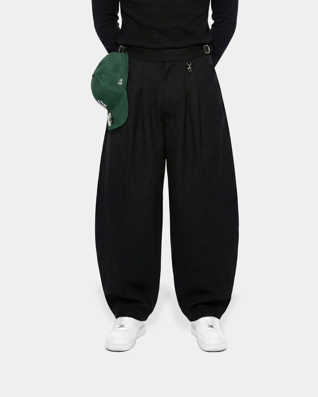 Classic Pleated Baggy Trousser
